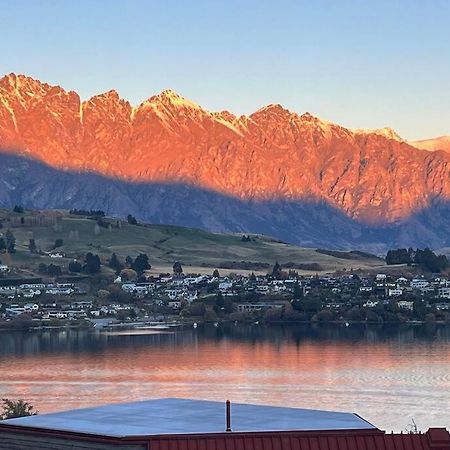 Lakeview Home Retreat At Queenstown Hill Экстерьер фото