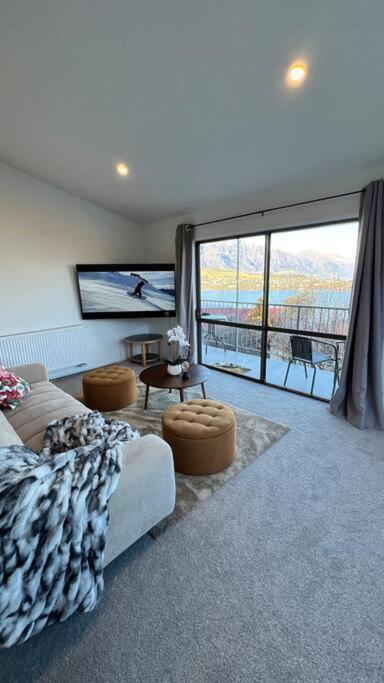 Lakeview Home Retreat At Queenstown Hill Экстерьер фото